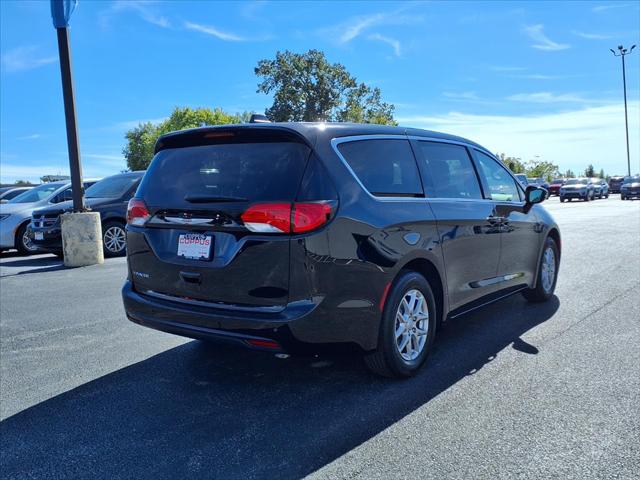 2026 Chrysler Voyager LX