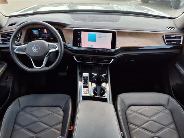 2025 Volkswagen Atlas 2.0T SE w/Technology