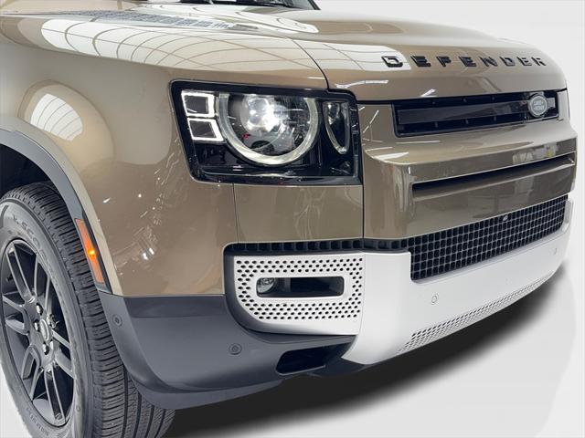 2025 Land Rover Defender 110 P300