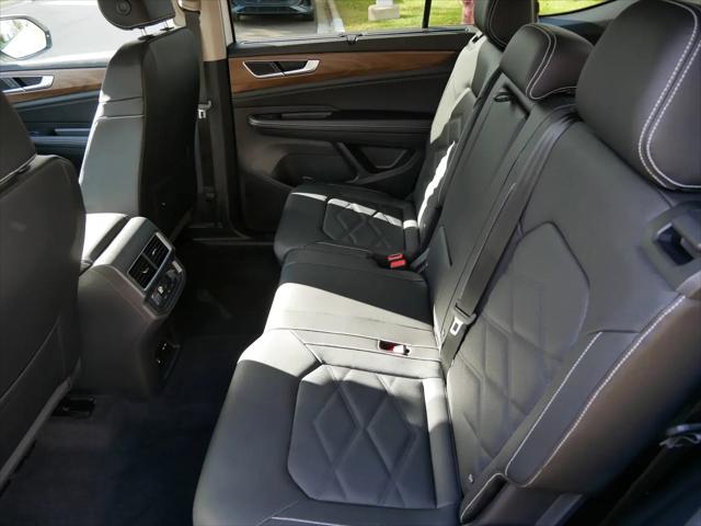 2026 Volkswagen Atlas SE with Technology