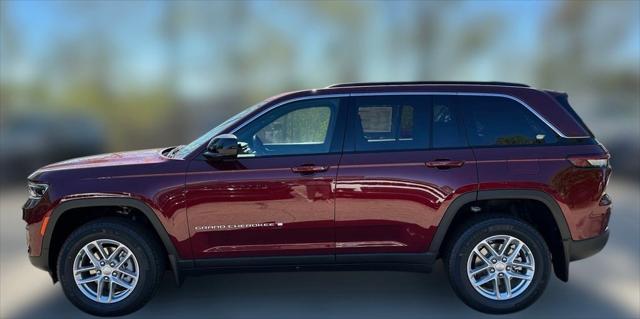 2025 Jeep Grand Cherokee GRAND CHEROKEE LAREDO X 4X4