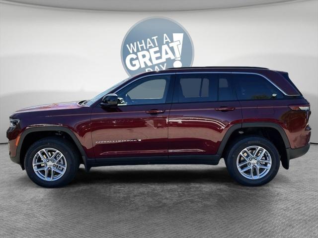 2025 Jeep Grand Cherokee GRAND CHEROKEE LAREDO X 4X4