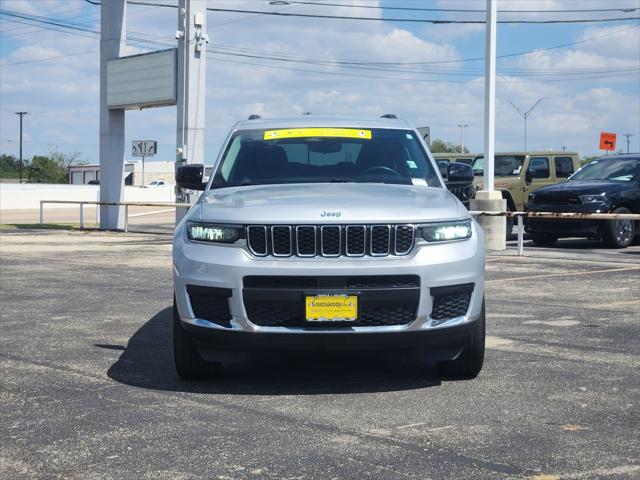 2022 Jeep Grand Cherokee L Laredo 4x4