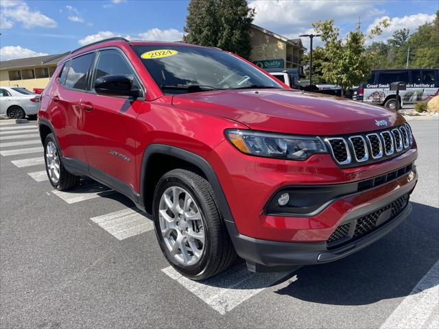 2024 Jeep Compass Latitude Lux FWD