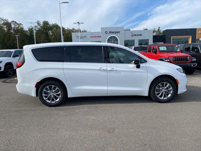 2026 Chrysler Pacifica PACIFICA SELECT AWD