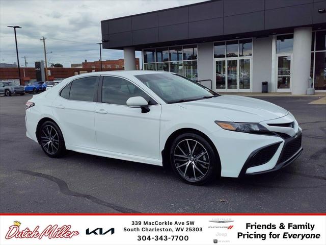 2024 Toyota Camry Hybrid SE