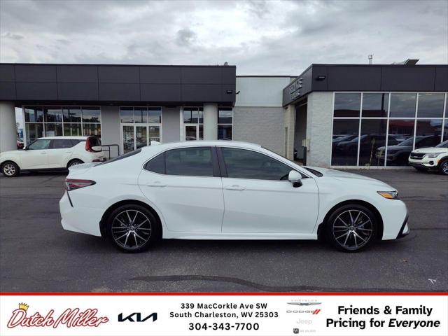2024 Toyota Camry Hybrid SE