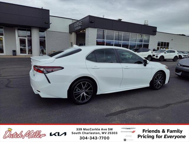 2024 Toyota Camry Hybrid SE