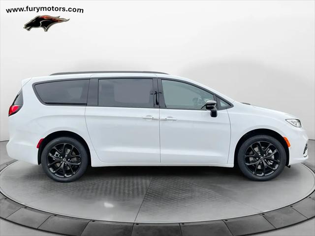 2026 Chrysler Pacifica Limited AWD