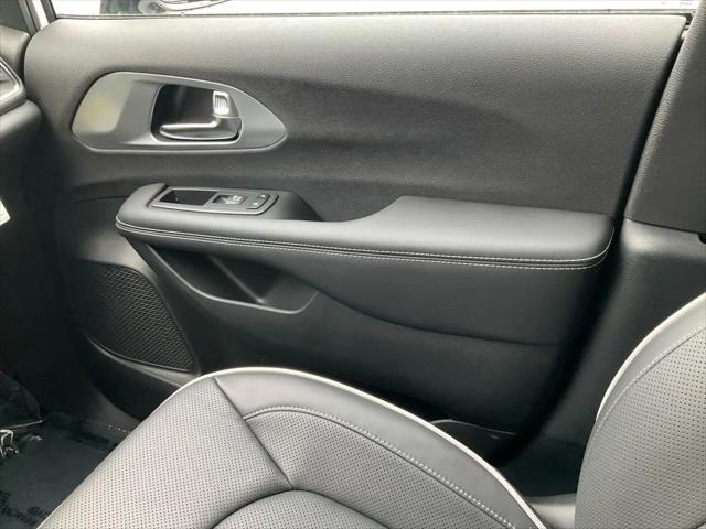 2026 Chrysler Pacifica Limited AWD