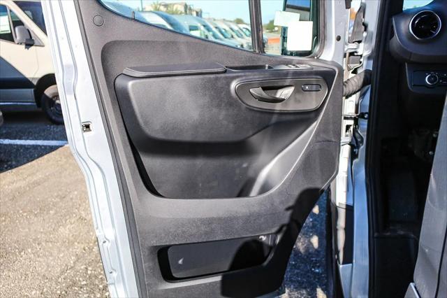 2025 Mercedes-Benz Sprinter 2500 Standard Roof 4-Cyl Diesel HO Select