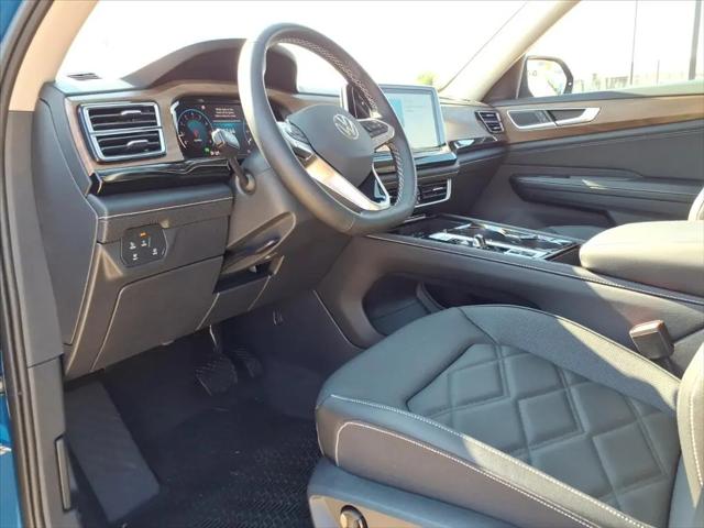 2026 Volkswagen Atlas SE with Technology