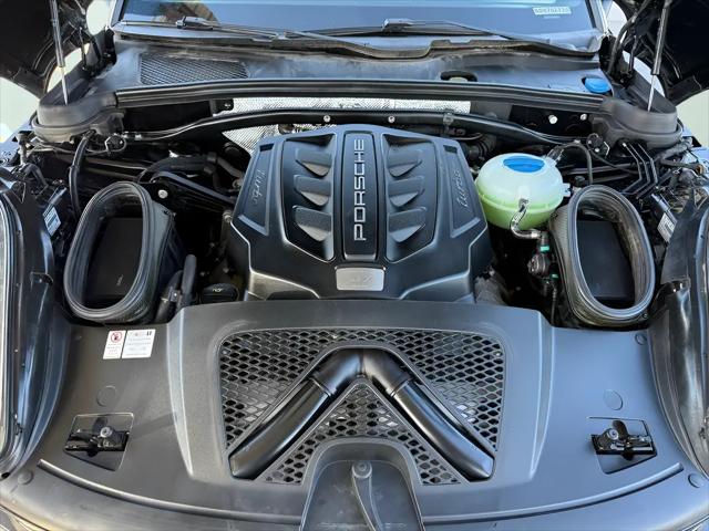 2018 Porsche Macan Turbo