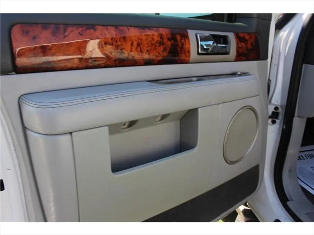 2004 Lincoln Navigator Luxury