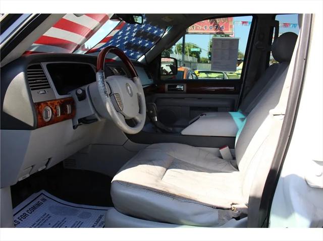 2004 Lincoln Navigator Luxury