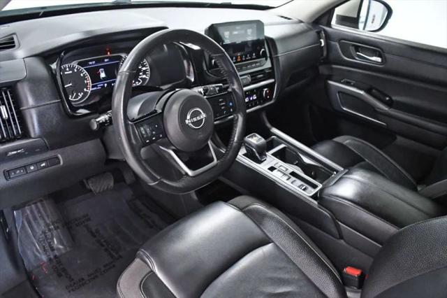 2022 Nissan Pathfinder SL 2WD