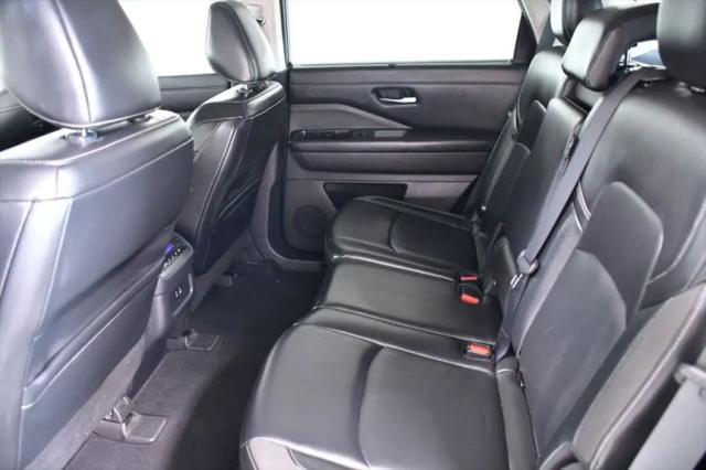2022 Nissan Pathfinder SL 2WD