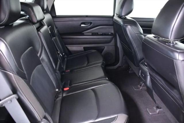 2022 Nissan Pathfinder SL 2WD