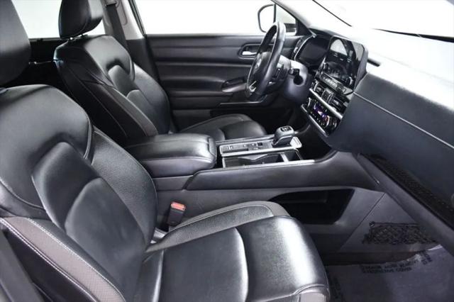 2022 Nissan Pathfinder SL 2WD