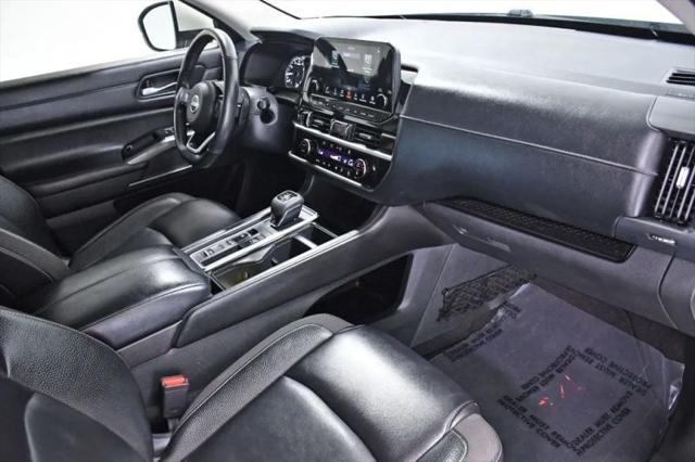 2022 Nissan Pathfinder SL 2WD
