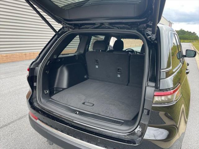 2025 Jeep Grand Cherokee Laredo X 4x4
