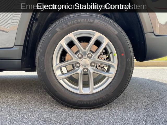 2025 Jeep Grand Cherokee Laredo X 4x4