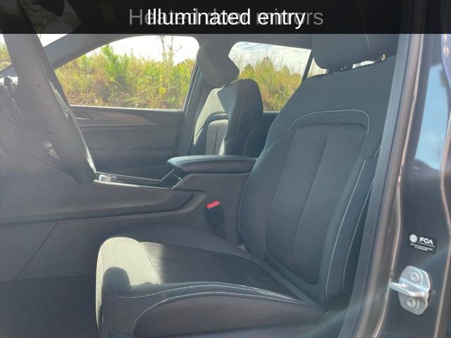 2025 Jeep Grand Cherokee Laredo X 4x4