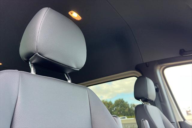 2026 Mercedes-Benz Sprinter Cargo Van Standard Roof 4-Cyl Diesel HO