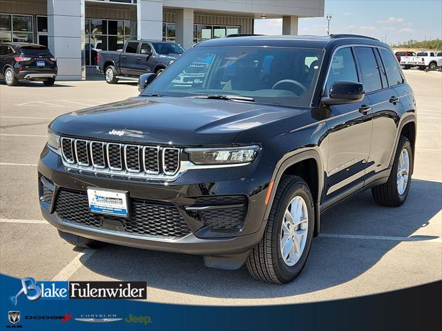 2025 Jeep Grand Cherokee GRAND CHEROKEE LAREDO X 4X4