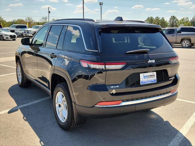 2025 Jeep Grand Cherokee GRAND CHEROKEE LAREDO X 4X4