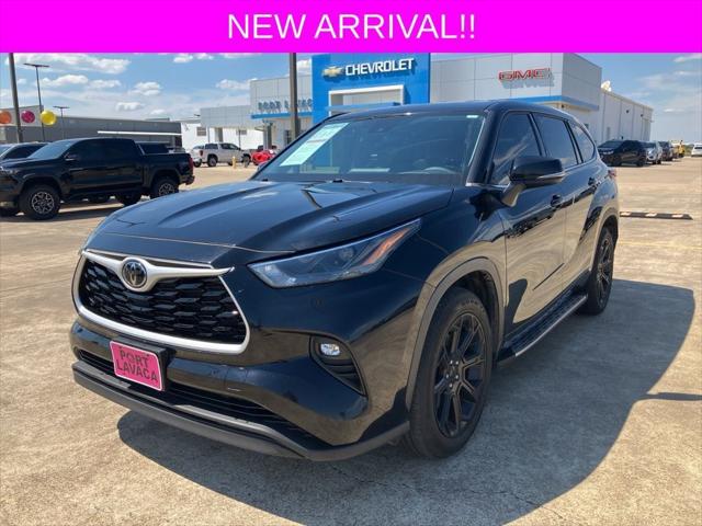 2022 Toyota Highlander LE