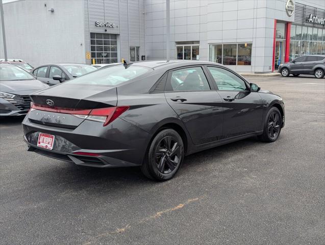 2023 Hyundai Elantra SEL 2023 Hyundai Elantra SEL