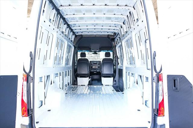 2026 Mercedes-Benz Sprinter Cargo Van High Roof 4-Cyl Diesel