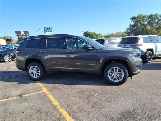2025 Jeep Grand Cherokee GRAND CHEROKEE L LAREDO X 4X4