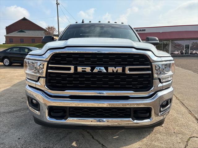 2022 RAM 3500 Big Horn Crew Cab 4x4 8 Box 2022 RAM 3500 Big Horn Crew Cab 4x4 8 Box