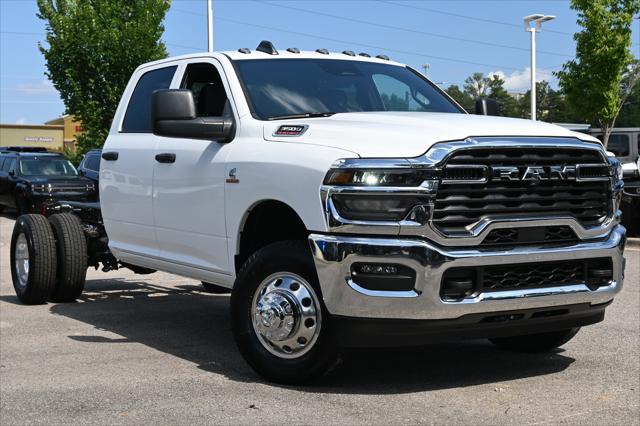 2025 RAM Ram 3500 Chassis Cab RAM 3500 TRADESMAN CREW CAB CHASSIS 4X4 60 CA