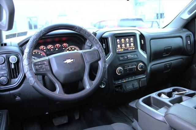 2022 Chevrolet Silverado 1500 4WD Crew Cab Short Bed Custom