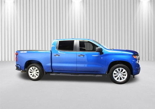 2022 Chevrolet Silverado 1500 4WD Crew Cab Short Bed Custom