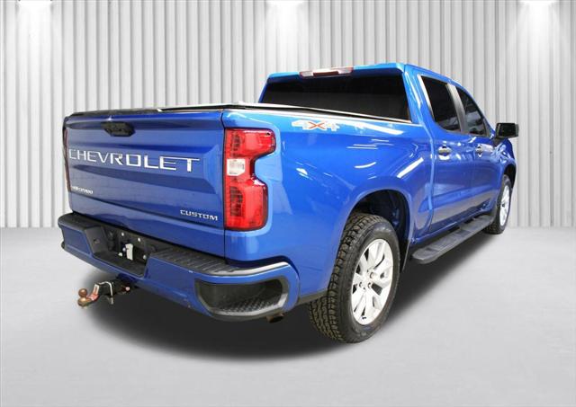 2022 Chevrolet Silverado 1500 4WD Crew Cab Short Bed Custom