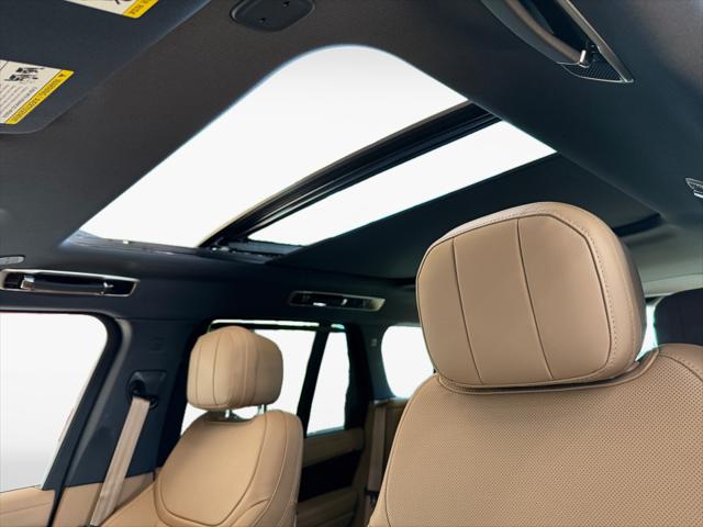 2025 Land Rover Range Rover P530 SE