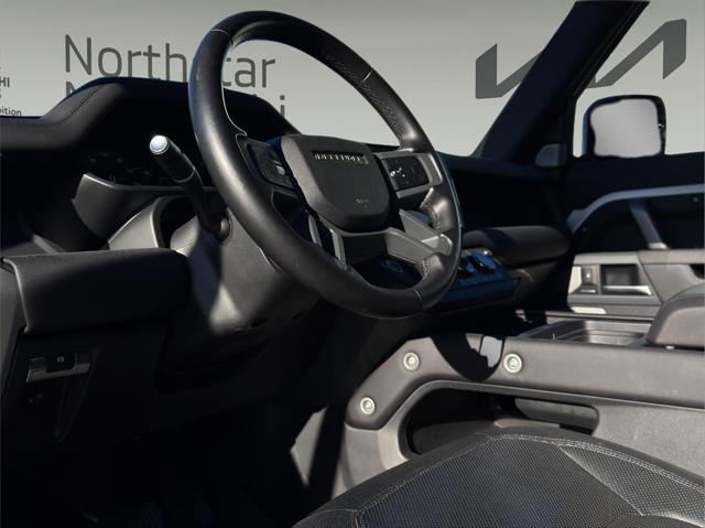 2024 Land Rover Defender 130 P400 X-Dynamic SE