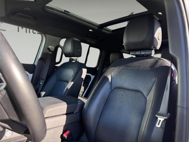 2024 Land Rover Defender 130 P400 X-Dynamic SE