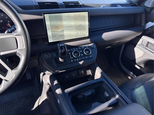2024 Land Rover Defender 130 P400 X-Dynamic SE