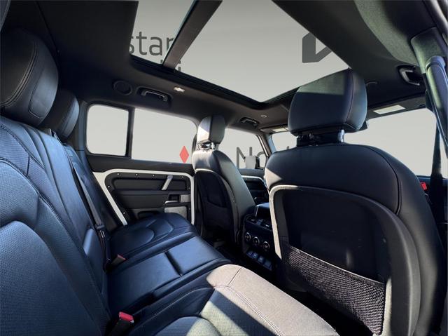 2024 Land Rover Defender 130 P400 X-Dynamic SE
