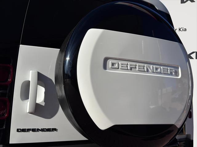 2024 Land Rover Defender 130 P400 X-Dynamic SE