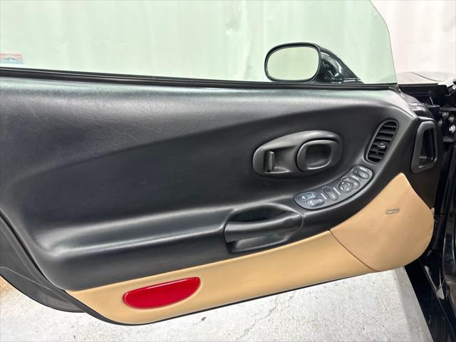 2001 Chevrolet Corvette Base
