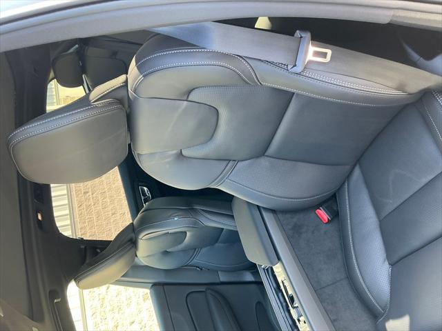 2026 Volvo XC60 B5 Ultra Black Edition