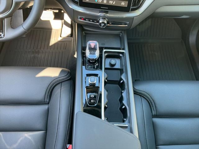2026 Volvo XC60 B5 Ultra Black Edition