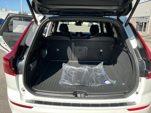 2026 Volvo XC60 B5 Ultra Black Edition