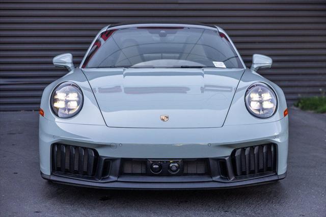 2025 Porsche 911 Carrera GTS